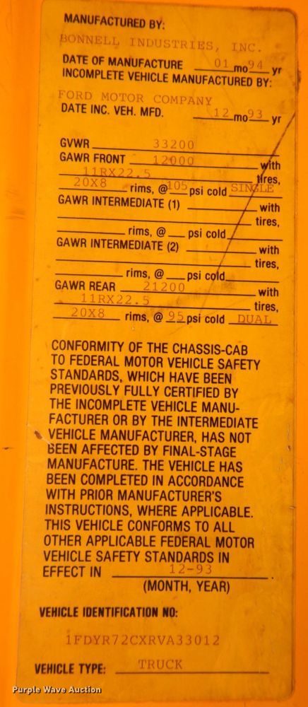 image for item DS8240 1994 Ford LN7000  dump truck