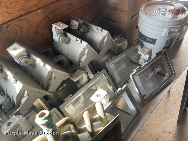 image for item JD9207 Approximately 75 halogen stadium lights