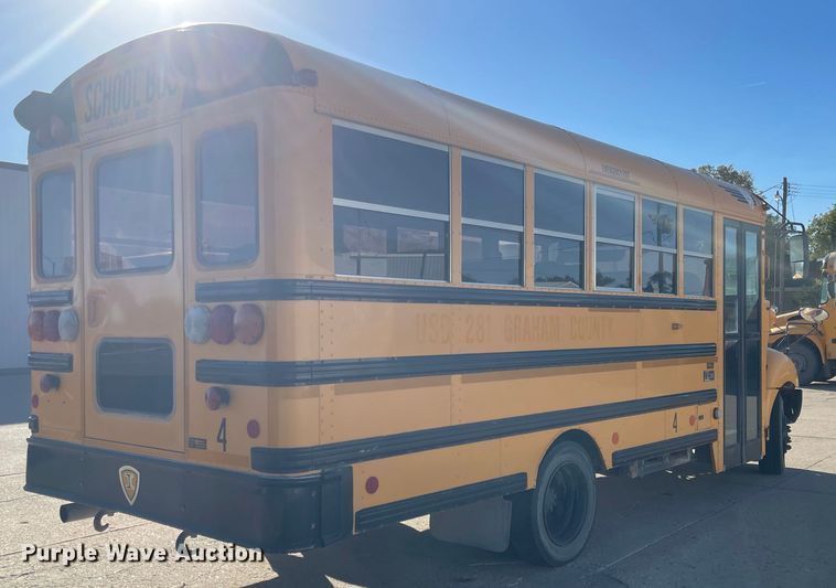 image for item JD9208 2007 IC BE200  school bus