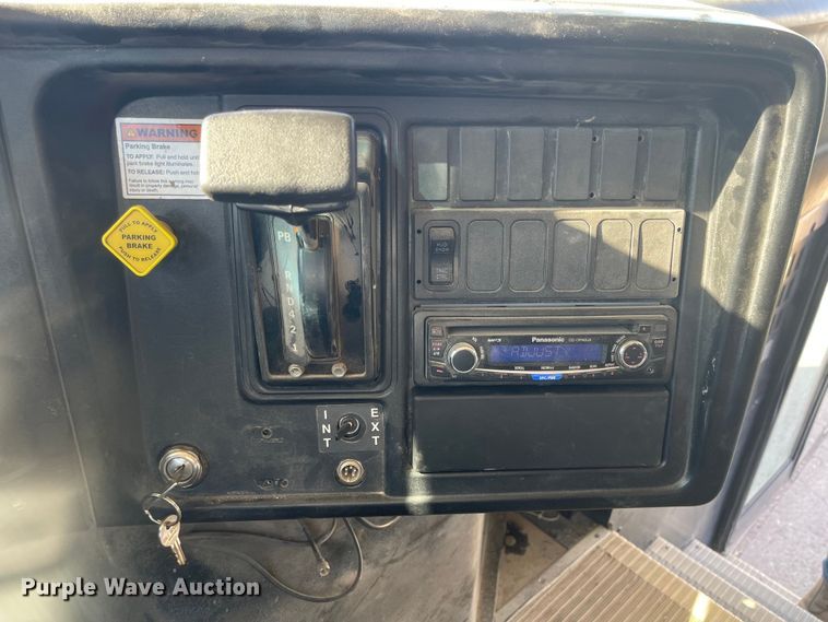 image for item JD9208 2007 IC BE200  school bus