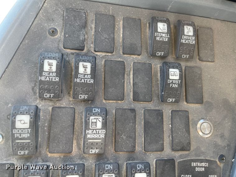 image for item JD9208 2007 IC BE200  school bus