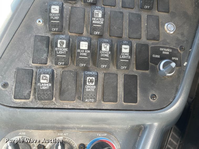 image for item JD9208 2007 IC BE200  school bus