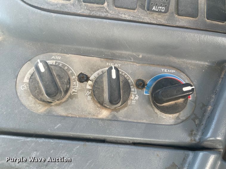 image for item JD9208 2007 IC BE200  school bus