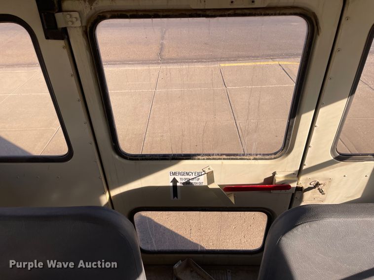 image for item JD9208 2007 IC BE200  school bus