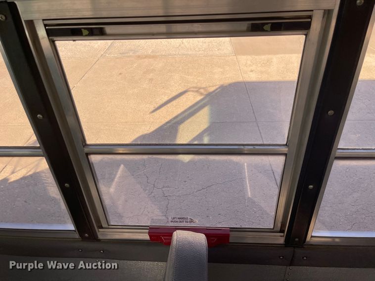 image for item JD9208 2007 IC BE200  school bus