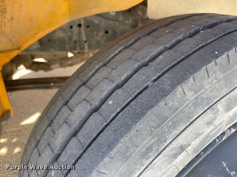 image for item JD9208 2007 IC BE200  school bus