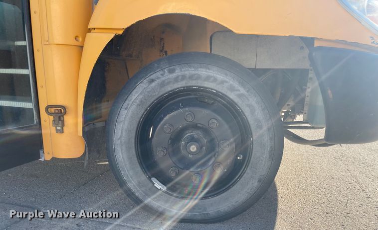 image for item JD9208 2007 IC BE200  school bus