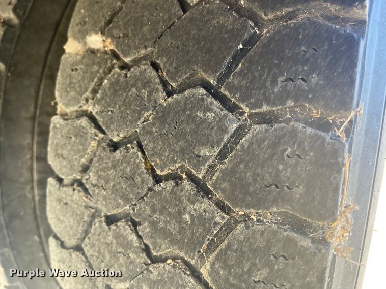 image for item JD9208 2007 IC BE200  school bus