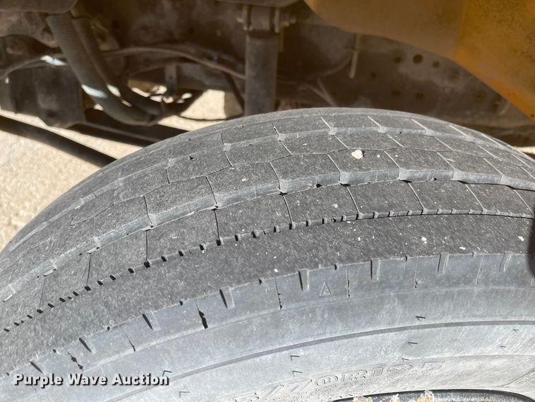 image for item JD9208 2007 IC BE200  school bus