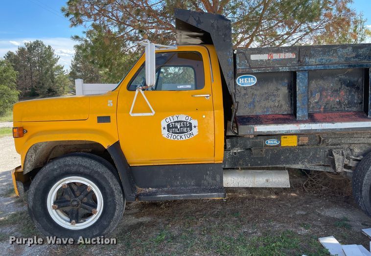 image for item JD9268 1988 Chevrolet C50  dump truck