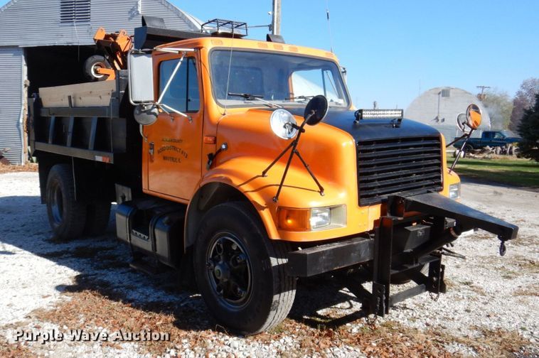 image for item JL9845 1988 International S1954  dump truck