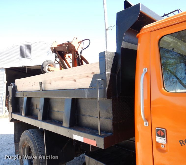 image for item JL9845 1988 International S1954  dump truck