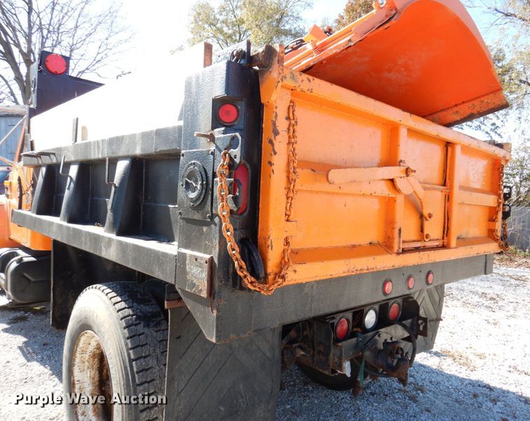 image for item JL9845 1988 International S1954  dump truck