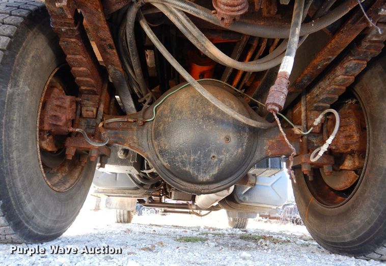 image for item JL9845 1988 International S1954  dump truck