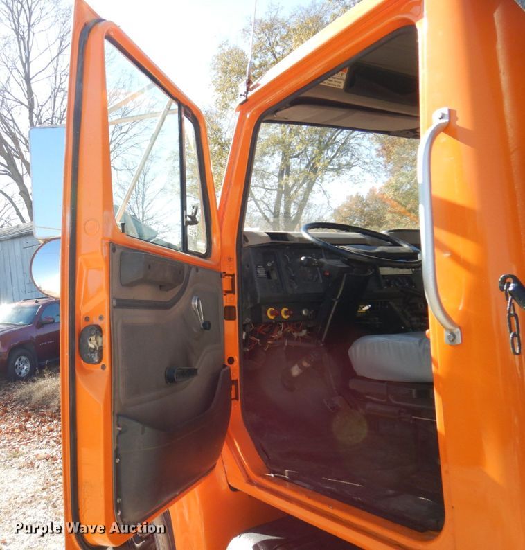 image for item JL9845 1988 International S1954  dump truck