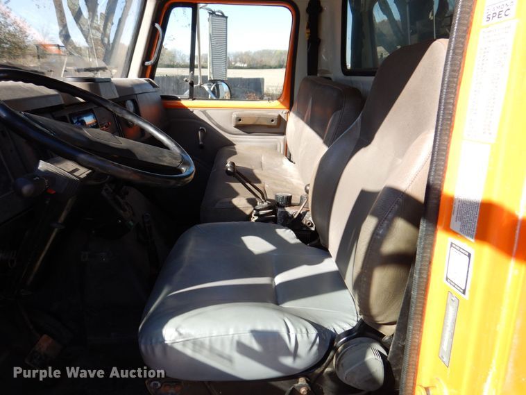 image for item JL9845 1988 International S1954  dump truck