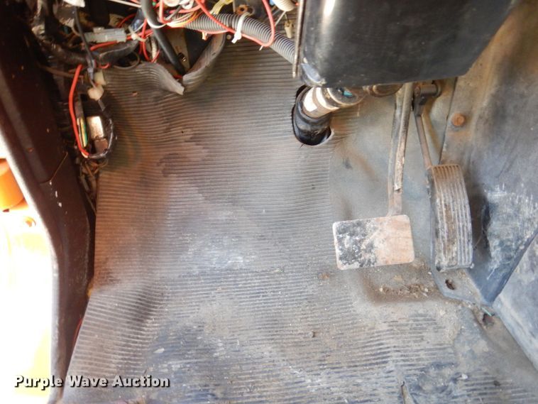 image for item JL9845 1988 International S1954  dump truck