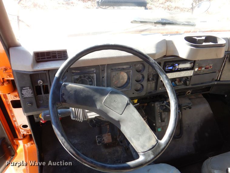 image for item JL9845 1988 International S1954  dump truck