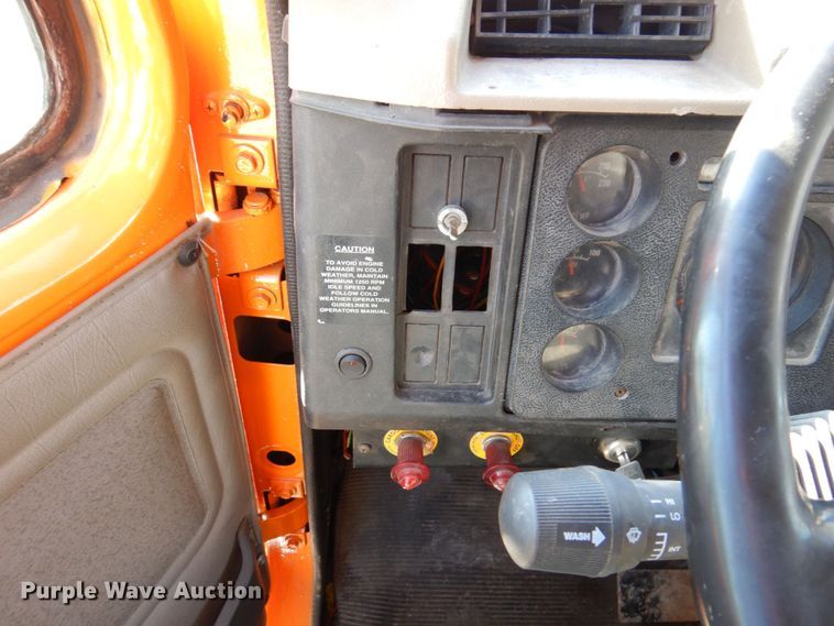 image for item JL9845 1988 International S1954  dump truck