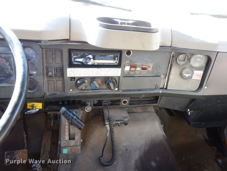 image for item JL9845 1988 International S1954  dump truck