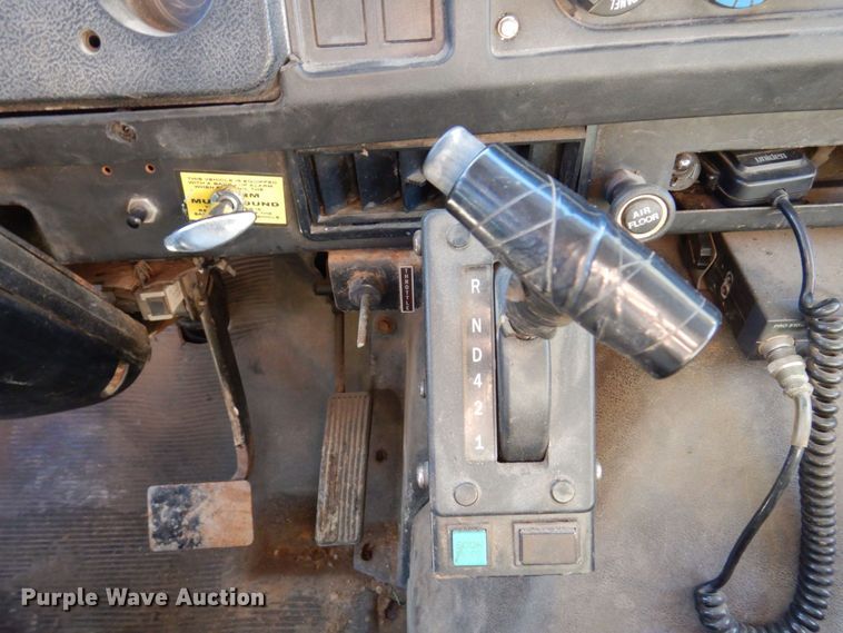 image for item JL9845 1988 International S1954  dump truck