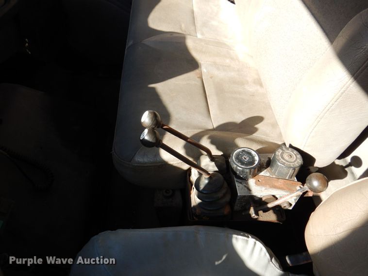 image for item JL9845 1988 International S1954  dump truck