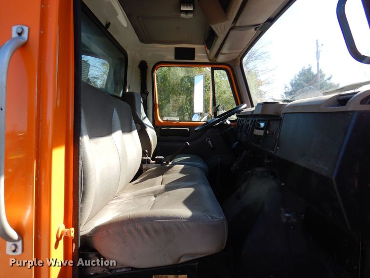 image for item JL9845 1988 International S1954  dump truck