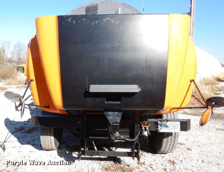 image for item JL9845 1988 International S1954  dump truck