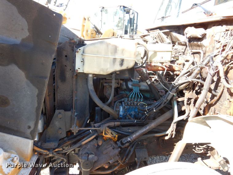 image for item JL9845 1988 International S1954  dump truck