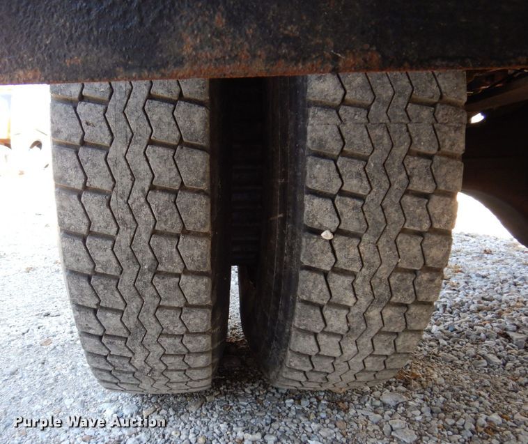 image for item JL9845 1988 International S1954  dump truck