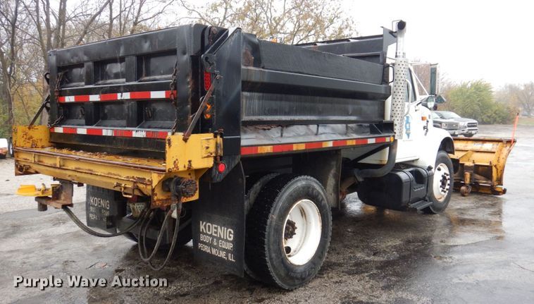 image for item JL9851 2002 International 4900  dump truck