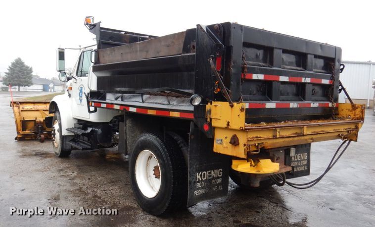 image for item JL9851 2002 International 4900  dump truck