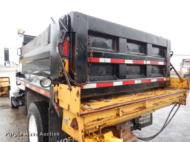 image for item JL9851 2002 International 4900  dump truck