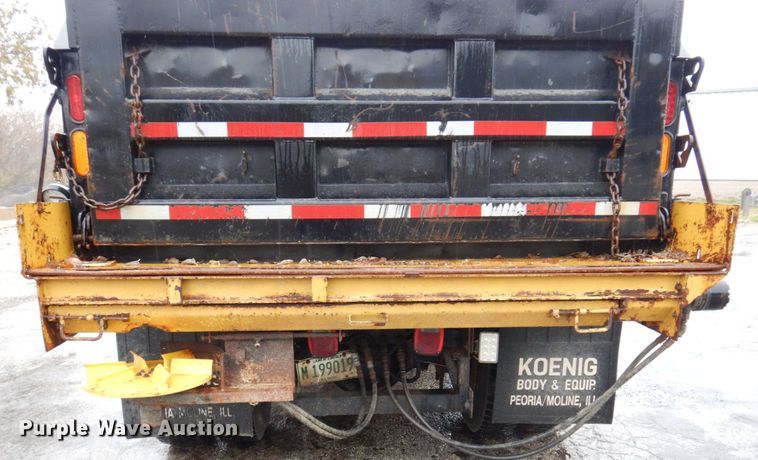 image for item JL9851 2002 International 4900  dump truck