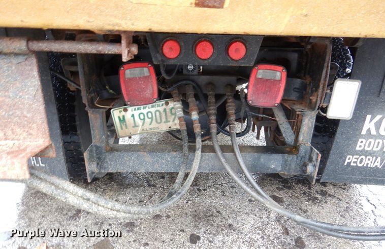 image for item JL9851 2002 International 4900  dump truck