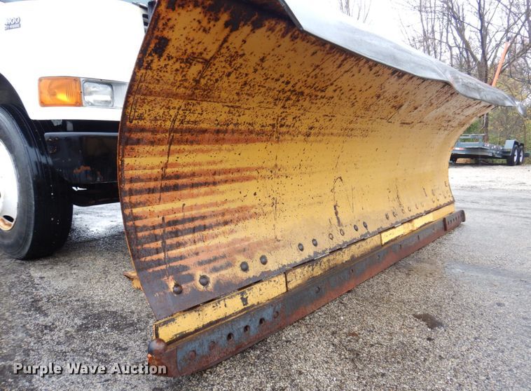 image for item JL9851 2002 International 4900  dump truck