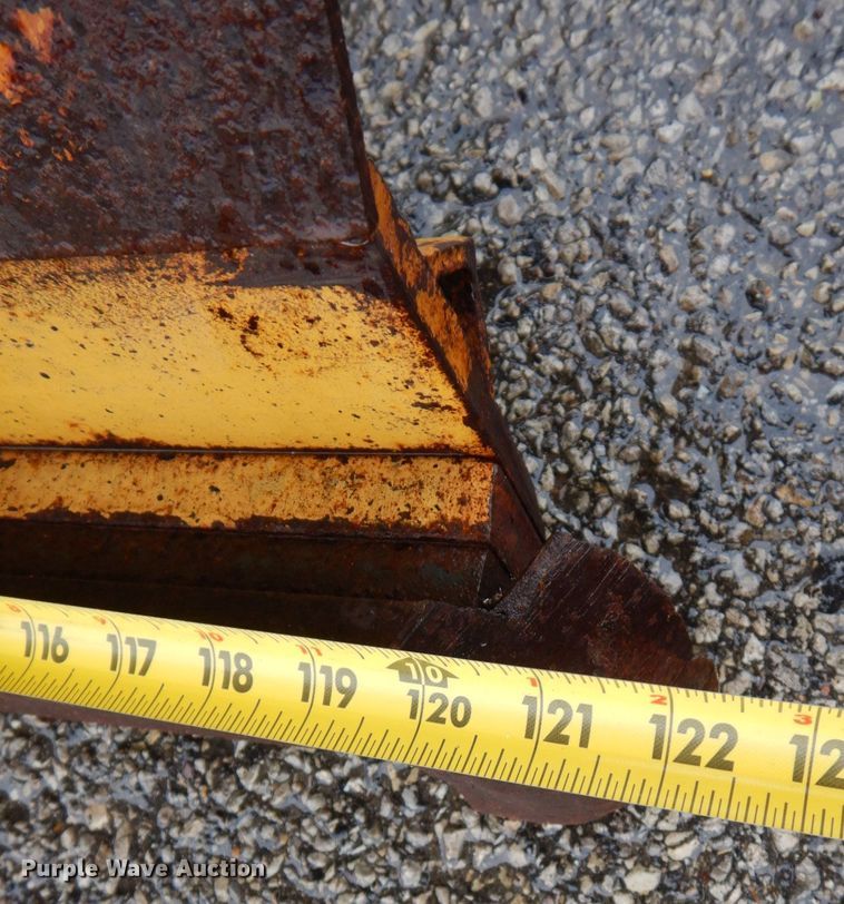 image for item JL9851 2002 International 4900  dump truck