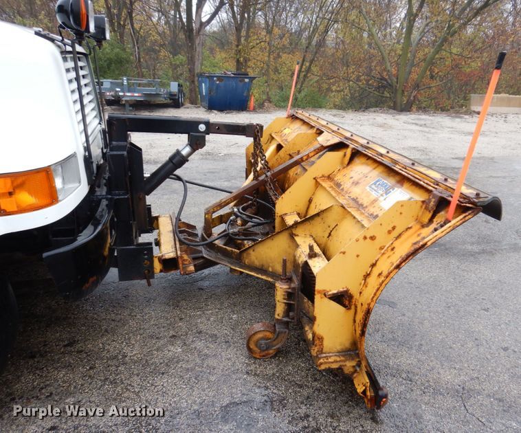 image for item JL9851 2002 International 4900  dump truck