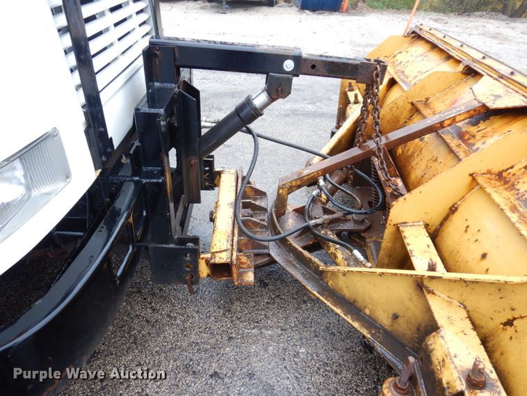 image for item JL9851 2002 International 4900  dump truck