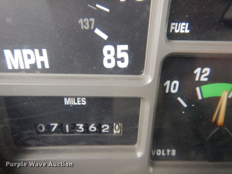 image for item JL9851 2002 International 4900  dump truck