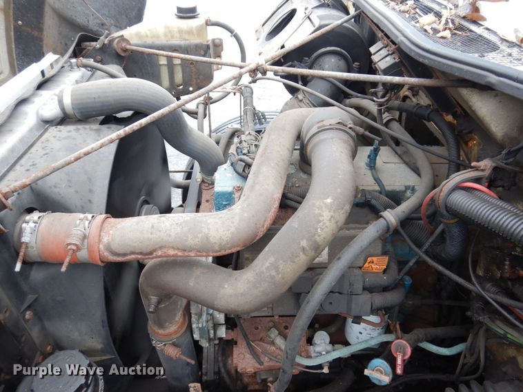 image for item JL9851 2002 International 4900  dump truck