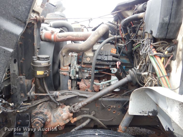 image for item JL9851 2002 International 4900  dump truck