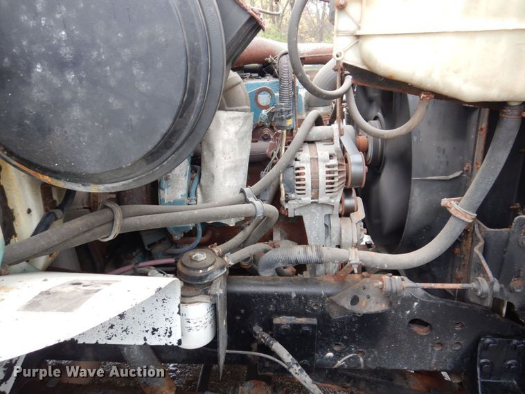 image for item JL9851 2002 International 4900  dump truck