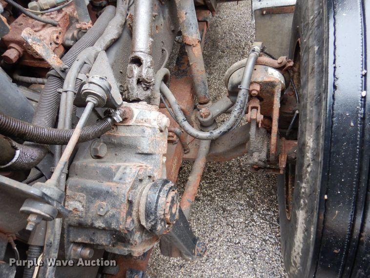 image for item JL9851 2002 International 4900  dump truck