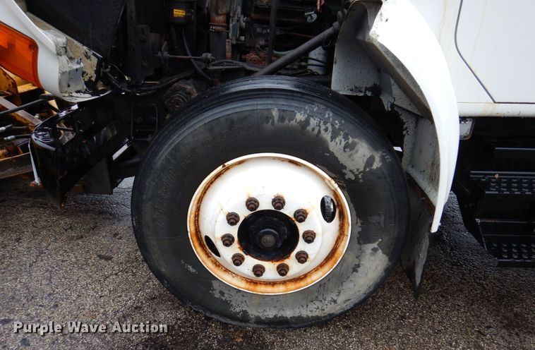 image for item JL9851 2002 International 4900  dump truck