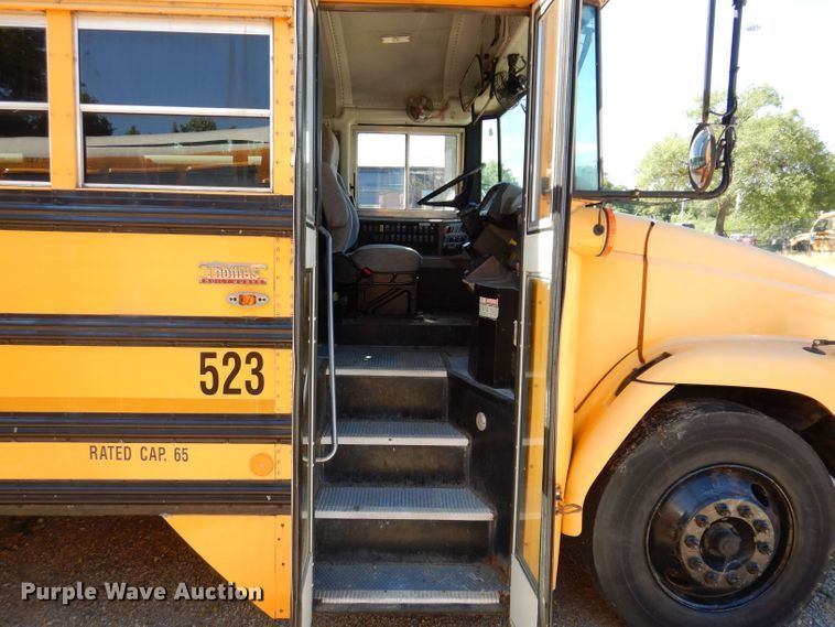 image for item JO9035 2006 Thomas FS65  school bus