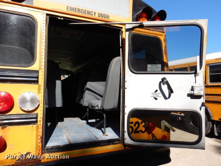 image for item JO9035 2006 Thomas FS65  school bus