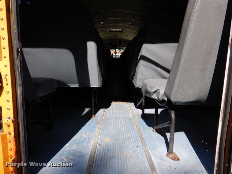 image for item JO9035 2006 Thomas FS65  school bus