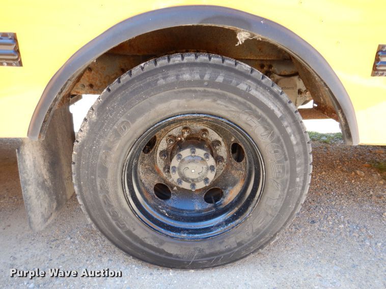 image for item JO9035 2006 Thomas FS65  school bus