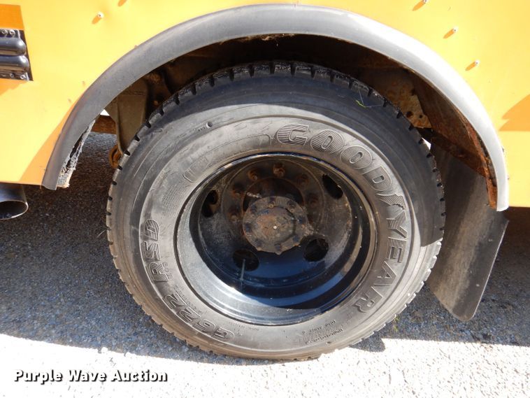 image for item JO9035 2006 Thomas FS65  school bus